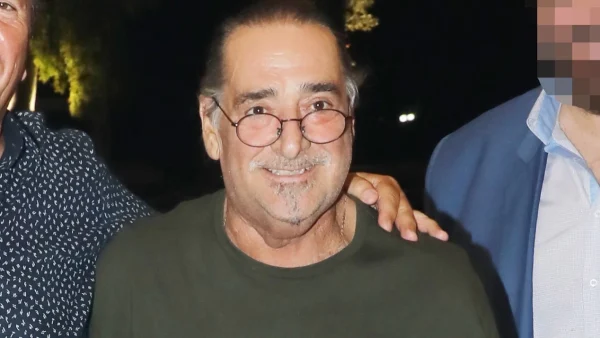 Βασίλης Καρράς: «Σύντομα τη νέα χρονιά θα εκδοθεί» - Ανατριχίλα με το τραγούδι που έγραψε μέσα στην εντατική