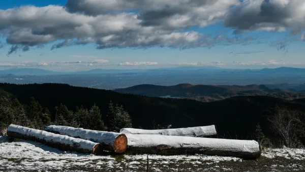 Καιρός (17/12): Πρόσκαιρες χιονοπτώσεις στα ορεινά και μεμονωμένες καταιγίδες - Πού θα "χτυπήσουν"