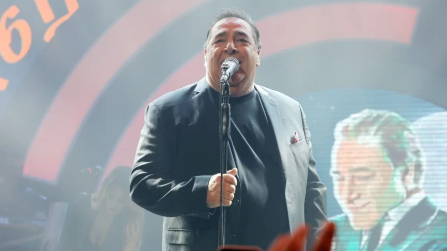 Βασίλης Καρράς