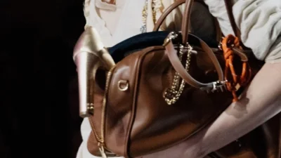Accessorize it! Αναβάθμισε την καθημερινή σου τσάντα με τον πιο απλό τρόπο