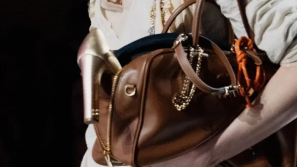 Accessorize it! Αναβάθμισε την καθημερινή σου τσάντα με τον πιο απλό τρόπο