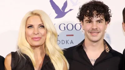 Με κοιλιακούς φέτες και μεγάλα μπράτσα ο γιος της Μενεγάκη και του Λάτσιου - Η φωτογραφία του Άγγελου μέσα από το γυμναστήριο