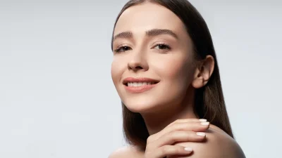 Ρυζόνερο για πρόσωπο & μαλλιά: Η τάση που κάνει θραύση στο TikTok & λατρεύει η K-Beauty!