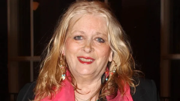 Νόρα Βαλσάμη: «Μόνο ο γιος μου με κρατάει στη ζωή» - Τραγικά τα φετινά Χριστούγεννα