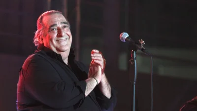 Βασίλης Καρράς: «Πήγε δικός του άνθρωπος να κάνει αυτό το πράγμα;» - Το δημόσιο ξέσπασμα για τη φωτογραφία που διέρρευσε από το νοσοκομείο πριν "φύγει"