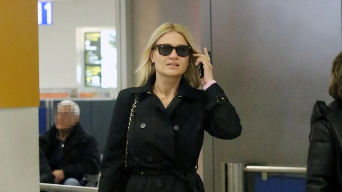 Ταξίδι ''αστραπή'' στη Θεσσαλονίκη: Θέμα συζήτησης η εμφάνιση της Φαίης Σκορδά με κυπαρισσί, σικάτο φόρεμα