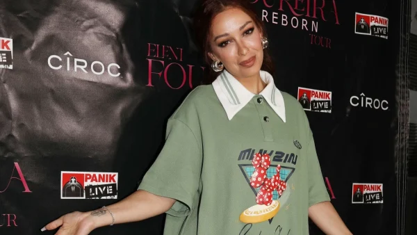 Ελένη Φουρέιρα: Φωτογραφήθηκε μπροστά από το Χριστουγεννιάτικο έλατο, που στόλισε με το γιο της και τον Αλμπέρτο Μποτία