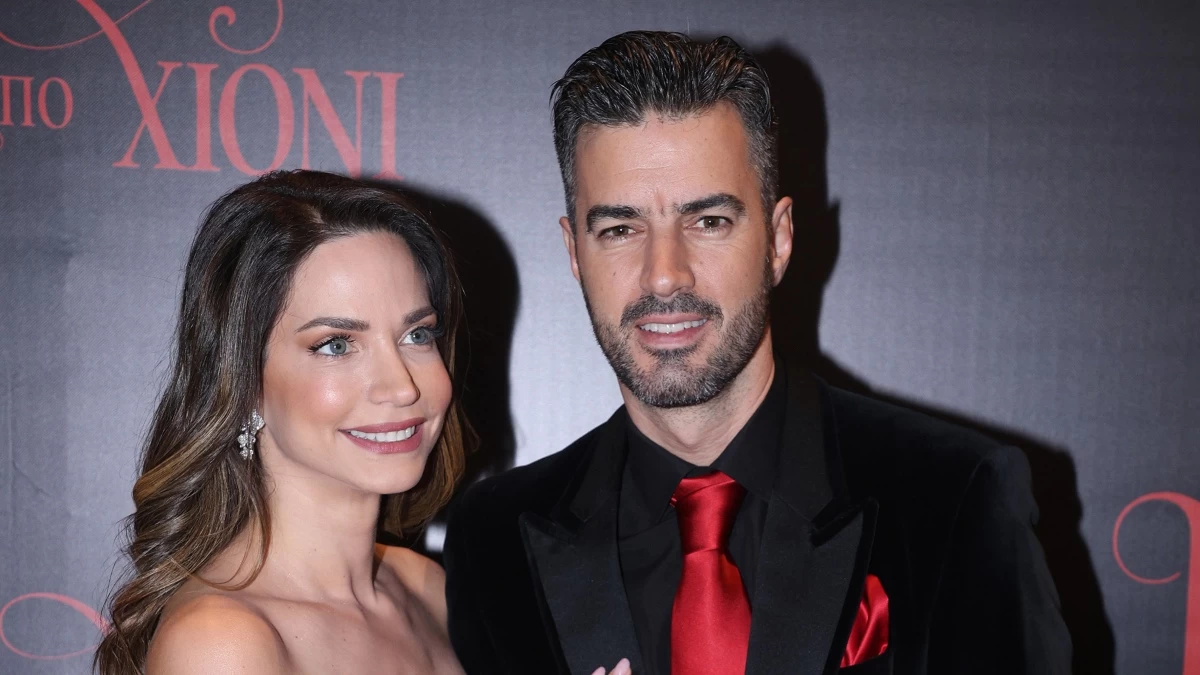 «Η αγάπη περίσσευε» - Το φιλί του Γιάννη Τσιμιτσέλη και της Κατερίνας Γερονικολού τη βραδιά της πρεμιέρας μετά τα κλάματα της Λασκαράκη