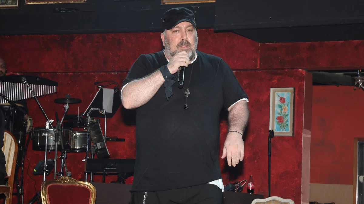 «Μου είχε λείψει η επαφή πάνω στη σκηνή...» - Επέστρεψε στη νυχτερινή Αθήνα ο Γιώργος Αλκαίος