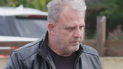 Η γη της ελιάς (10/12): «Όταν ήταν 14 ετών έπεσε θύμα τροχαίου! Ο οδηγός ήταν ο...» - Νέο σκάνδαλο θα "ταρακουνήσει" την Μάνη