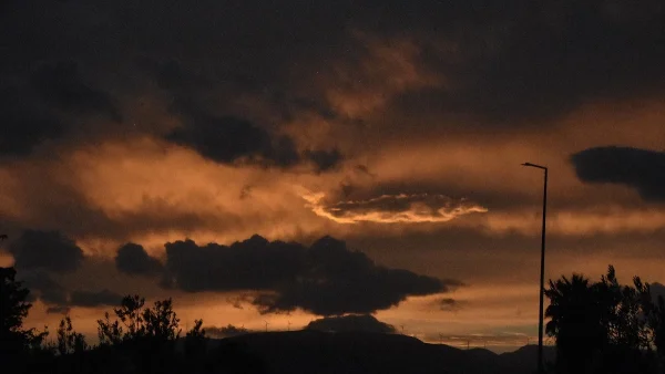 Καιρός (13/12): Ανεβαίνει η θερμοκρασία - Μεγάλη προσοχή με τα φαινόμενα που θα σημειωθούν στα βόρεια