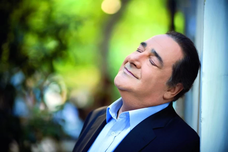 Βασίλης Καρράς