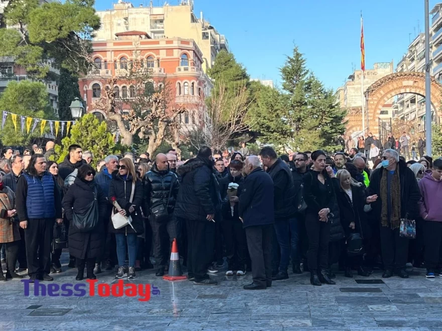 Βασίλης Καρράς λαϊκό προσκύνημα