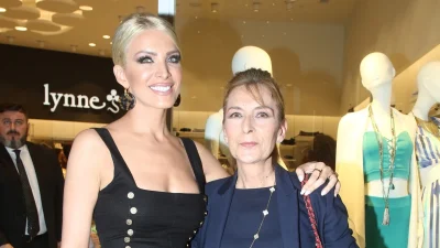 «Είσαι άρρωστος!» -Σούσουρο στο twitter με φωτογραφία της Κατερίνας Καινούργιου με την μητέρα της