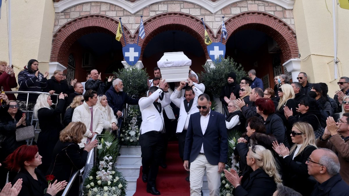 Κηδεία Νίκου Φλωρινιώτη: Σάλος με απίστευτο περιστατικό - Πώς έμπλεξαν το όνομα του Ρουβά και της Ζυγούλη
