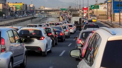 Εφιαλτικό το σημερινό 15/12 απόγευμα στους δρόμους - ''Καμπανάκια'' για το χειρότερο μποτιλιάρισμα του χρόνου