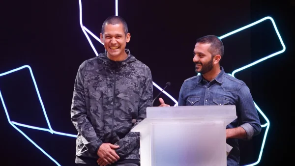 «Φαγητάκι με τον "θείο" Σωτήρη» - Η σπάνια έξοδος του Λεωνίδα Κουτσόπουλου με τον γιο του και τον Κοντιζά