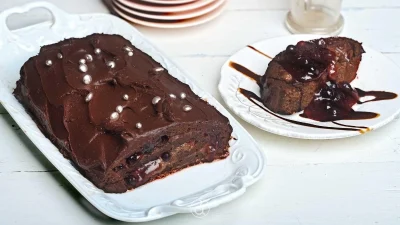 Γρήγορο γλυκό για τις γιορτές: Κορμός Χριστουγέννων με παντεσπάνι σοκολάτας