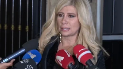 «Περάσαμε δύσκολες φάσεις...» - Τα δάκρυα της Ζήνας Κουτσελίνη στο πάρτυ του Γρηγόρη Αρναούτογλου