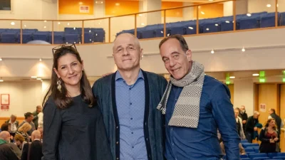 Πλήθος κόσμου στην παρουσίαση του νέου βιβλίου του Μώρις Σιακκή, «Λογιών λογιών λόγια»