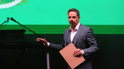 Δημήτρης Μακαλιάς: «Πολύ καλά κάνει και αποχωρεί και μπράβο της...» - Η απάντηση του για την παραίτηση της Τζο Κουτσοκώστα