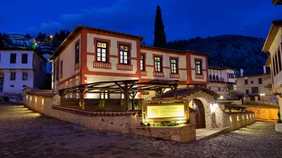 «Αρχοντικό Ωρολογοπούλου»: Πολυτέλεια & παραδοσιακή αισθητική στην παραμυθένια Καστοριά!