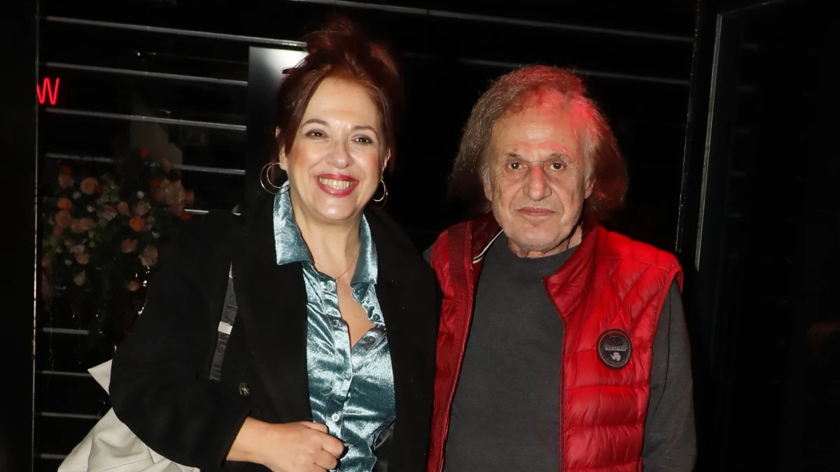 Με κόκκινο κραγιόν μάνα και κόρη - Χιλιάδες αντιδράσεις κάτω από την ανάρτηση της Ελένης Ράντου με την κόρη της, Νικολέττα