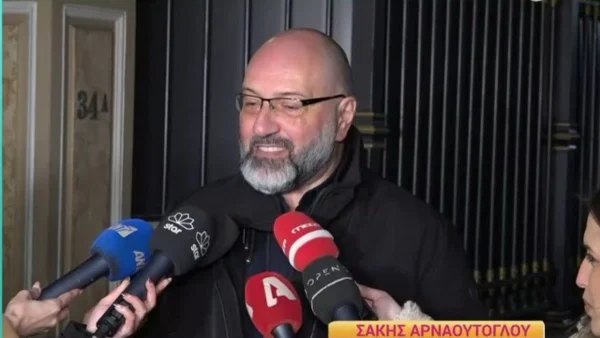 «Στάθηκε δίπλα μου μέχρι την τελευταία στιγμή! Του χρωστάω τα πάντα» - Συγκινητικές αποκαλύψεις από τον Σάκη Αρναούτογλου για τις σχέσεις με τον αδερφό του, Γρηγόρη