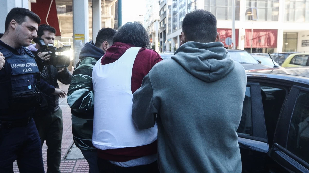 «Αν είχε ίχνος ευαισθησίας...» - Έξαλλη η αδερφή της 43χρονης που δολοφόνησε ο 70χρονος σύντροφός της στη Σαλαμίνα