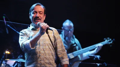 «Ο Μανούσος Μανουσάκης με φίλησε στο στόμα για να...» - Η σοκαριστική αποκάλυψη του Σωτήρη Καλυβάτση