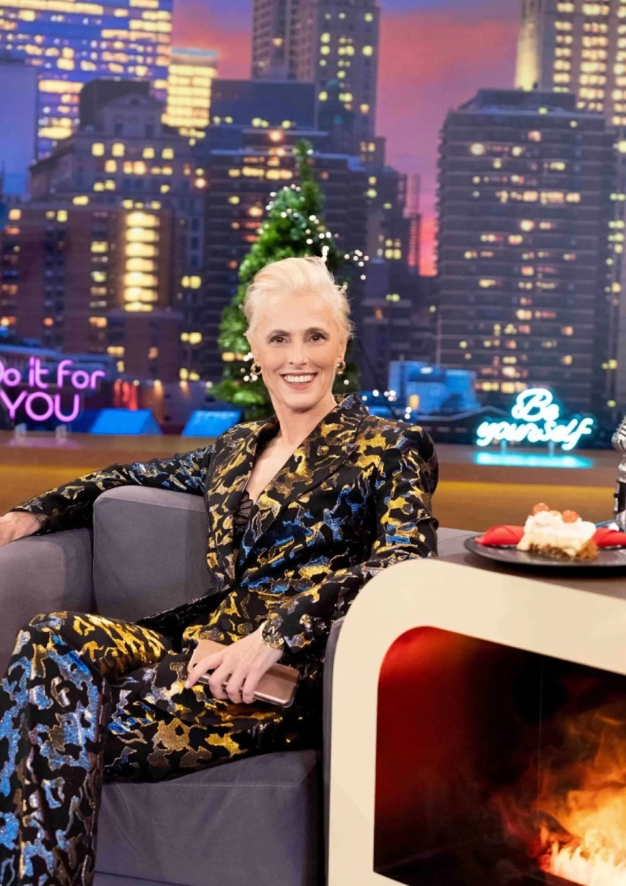 Μπουζούρη The 2night Show