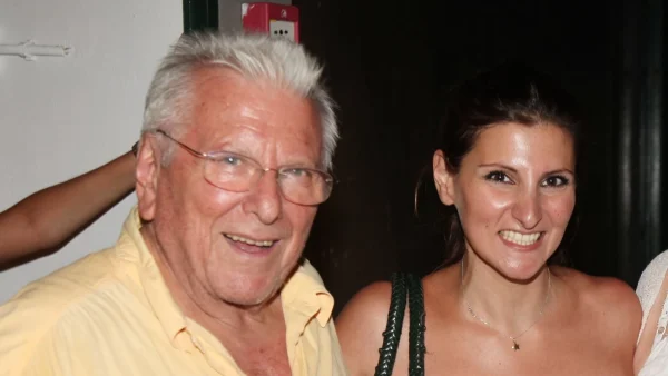 Θεοδώρα Βουτσά: «Την τελευταία φορά ήταν και η οικογένεια μου μαζί μου. Ο Νίκος, η Ηλέκτρα και εγώ γύρω του να...» - Η συγκινητική ανάρτηση για τον πατέρα της, Κώστα