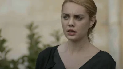 Το Προξενιό της Ιουλίας (5/12): «Καταραμένη σήκω φύγε από εδώ» - Η μητέρα του Γρηγόρη επιτίθεται στην Ιουλία