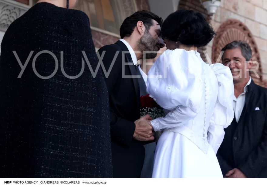 Κουρής γάμος άφιξη Τοπαλίδου φιλί