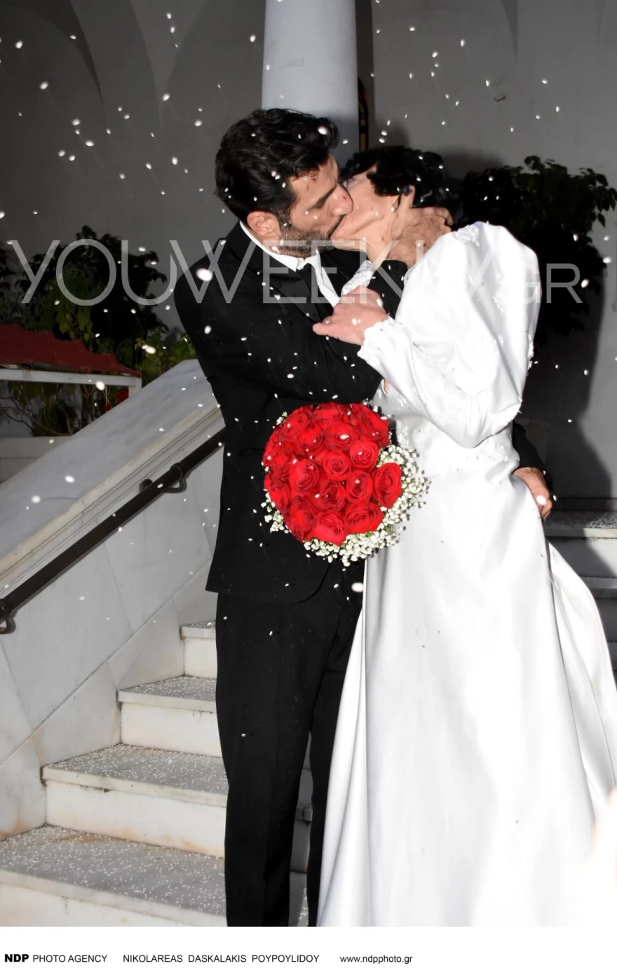 Τοπαλίδου Κουρής φιλί μετά το γάμο