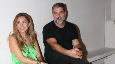 Αγκαλιά σε κυριλέ εστιατόριο στη Γλυφάδα - Η βραδινή έξοδος του Βασίλη Μπισμπίκη με τη Δέσποινα Βανδή