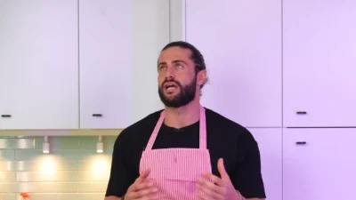 «Ήμασταν στο δωμάτιο και δεν έγινε τίποτα παιδιά! Ήμουν πολύ ντροπαλός» - Η αποκάλυψη του Κωνσταντίνου Βασάλου για τον μεγάλο του έρωτα