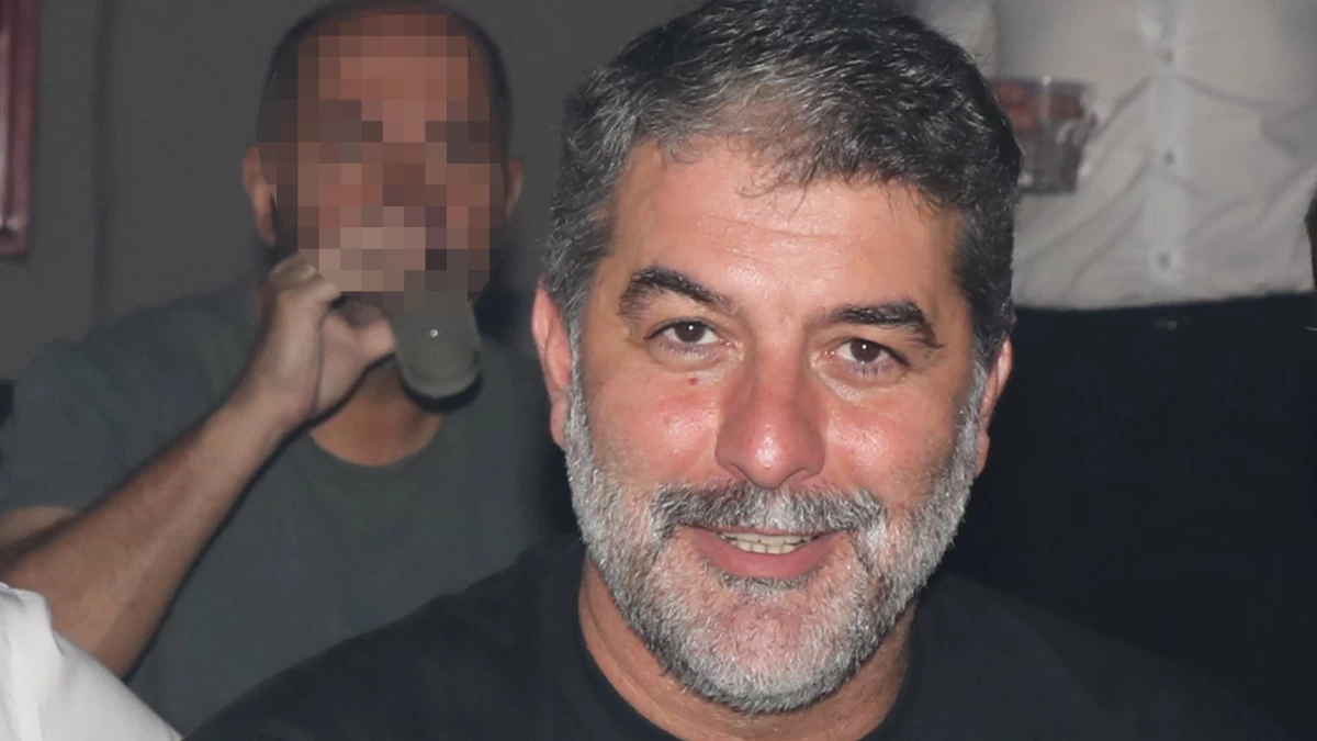 Στο γήπεδο με τον μοναχογιό του, Μιχάλη - Περήφανος πατέρας ο Βασίλης Μπισμπίκης