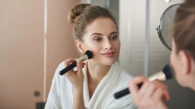 Αυτή η πούδρα προσώπου μειώνει τους πόρους & σβήνει τις λεπτές γραμμές ενώ έχει και τις καλύτερες κριτικές στην κατηγορία της!