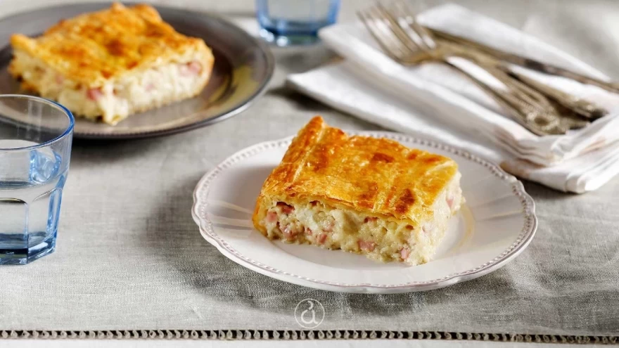 Η Χριστουγεννιάτικη ζαμπονοτυρόπιτα της Αργυρώς Μπαρμπαρίγου