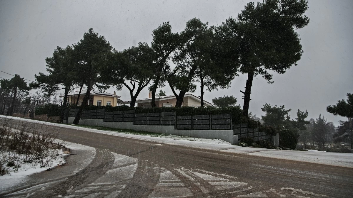 Νέο έκτακτο δελτίο καιρού για τον χιονιά: Περαιτέρω πτώση της θερμοκρασίας - Που θα χιονίσει τις επόμενες ώρες;