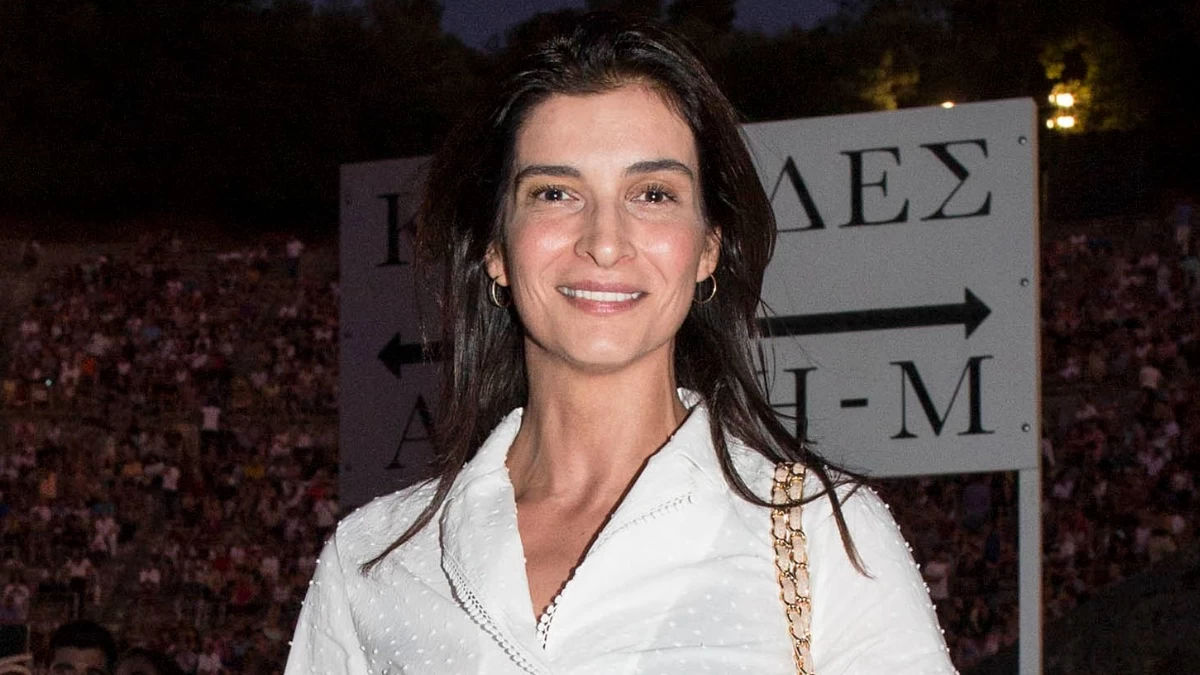 Αντιγόνη Κουλουκάκου: Φούσκωσε απότομα η κοιλίτσα της - Νέα ολόσωμη φωτογραφία της εγκυμονούσας ηθοποιού