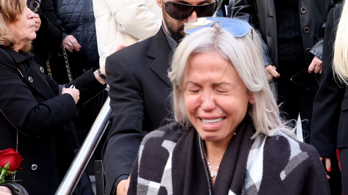 Αννούλα Φλωρινιώτη: «Έκανα ότι μπορούσα αγάπη μου» - Έφτιαξε το μνήμα του αδερφού της, Νίκου, περίπου ένα μήνα μετά τον θάνατό του