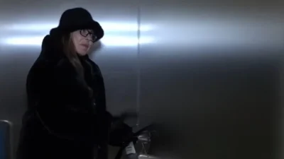 Άντζελα Δημητρίου: Με καταβεβλημένο ύφος και μαυροφορεμένη - Η πρώτη αντίδραση μετά τις φήμες τσακωμού με την Όλγα Κιουρτσάκη