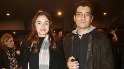 Αργύρης Πανταζάρας – Σίσσυ Τουμάση: Θεατρική βραδιά για το νιόπαντρο ζευγάρι