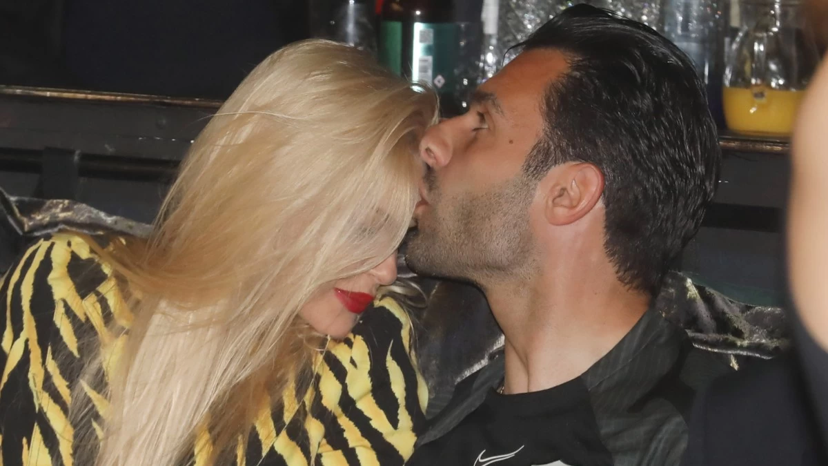 Βίκυ Κάβουρα - Γιώργος Τζαβέλλας: Αυτό είναι το φύλο του μωρού που περιμένουν