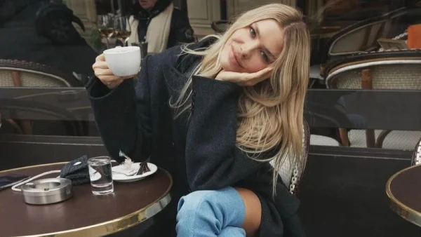 8 εύκολοι τρόποι για να κάνεις τα looks σου με φόρεμα και μπότες να φαίνονται "φρέσκα"