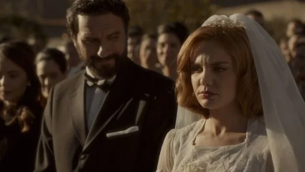 Το Προξενιό της Ιουλίας (25/1): Η συγκλονιστική σκηνή από την πρώτη νύχτα του γάμου με τον Γιωργίκη - Το κόλπο πίσω από το ματωμένο σεντόνι