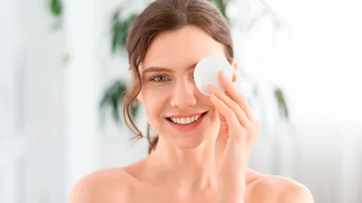 Double cleansing για καθαρό και λαμπερό πρόσωπο σε 2 βήματα! Δες πως να το κάνεις σωστά!