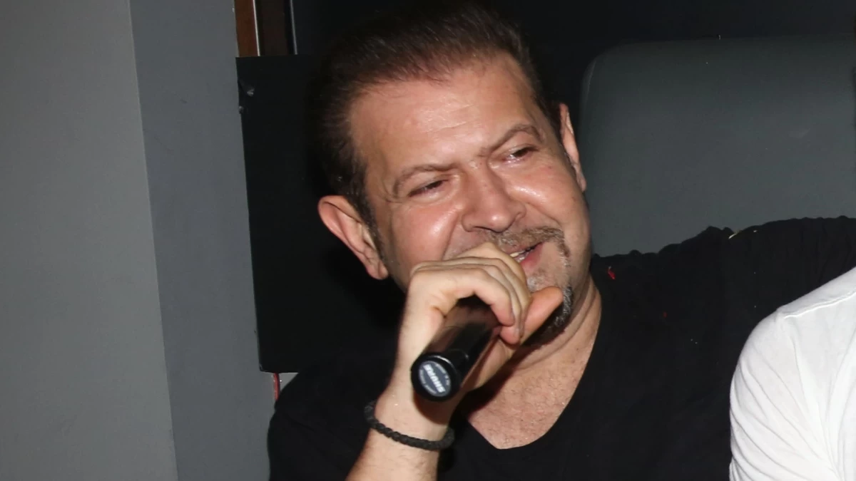 Χάρης Κωστόπουλος: Ανέγγιχτα τα ρούχα και τα προσωπικά του αντικείμενα - Πλάνα από το καμαρίνι του μετά τον θάνατό του